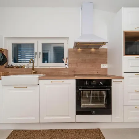 Ana 度假居 Ždrelac